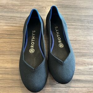 Rothy's Women's Black and Blue Flats